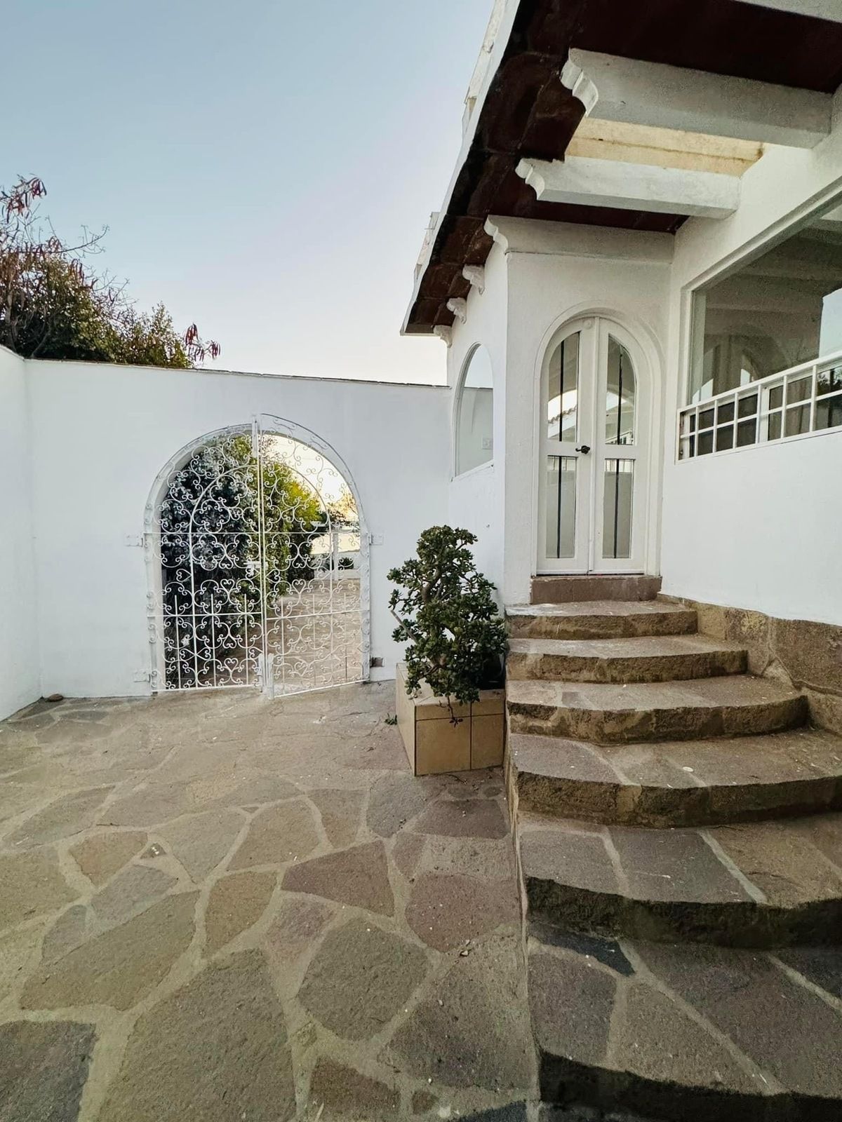 26 de 36: Entrada a la casa