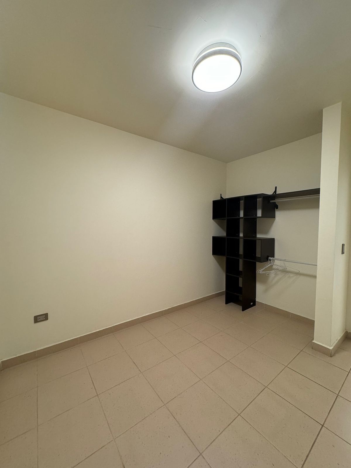 6 of 15: Habitación