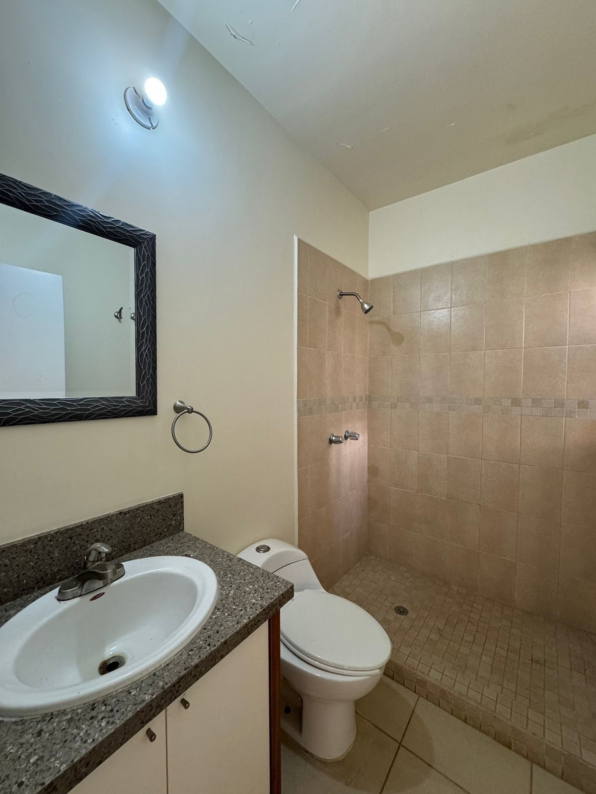 13 of 15: Baño completo