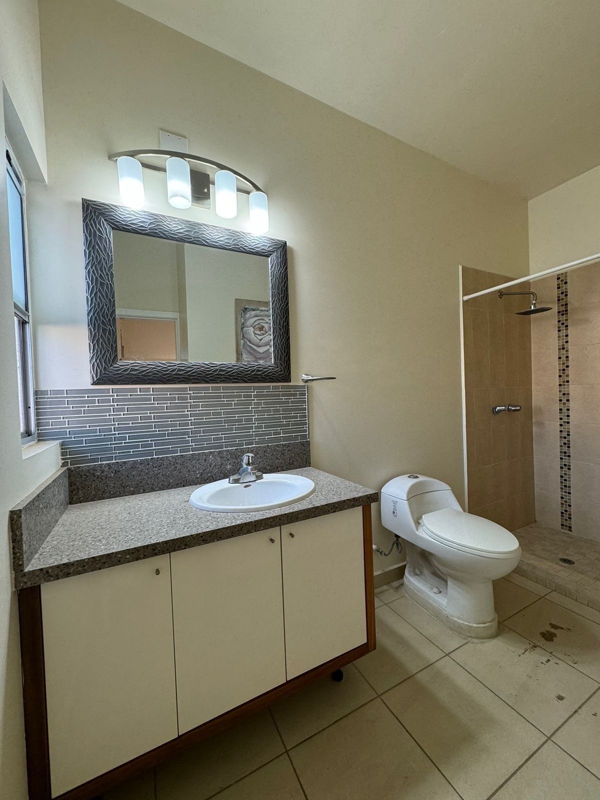 14 of 15: Baño completo