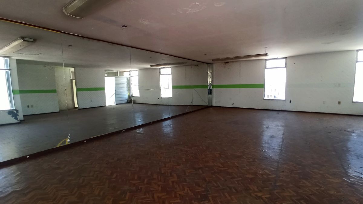14 de 16: Salón multiusos