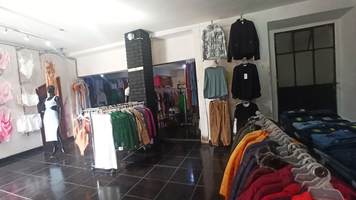 3 de 16: Local