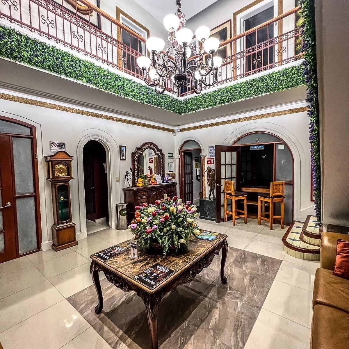 Adolfo Prieto, Col. Del Valle Centro. 343m2, uso para oficinas y consultorios