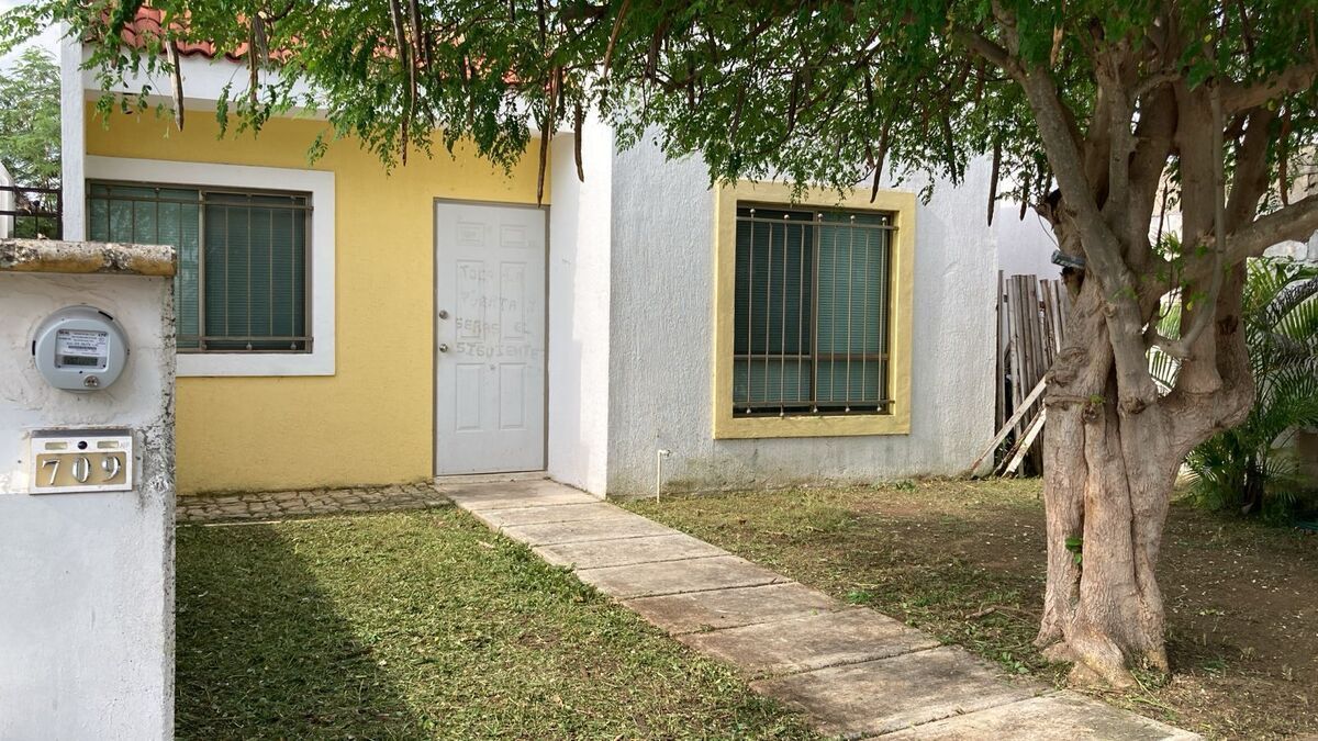 2 of 21: Fachada