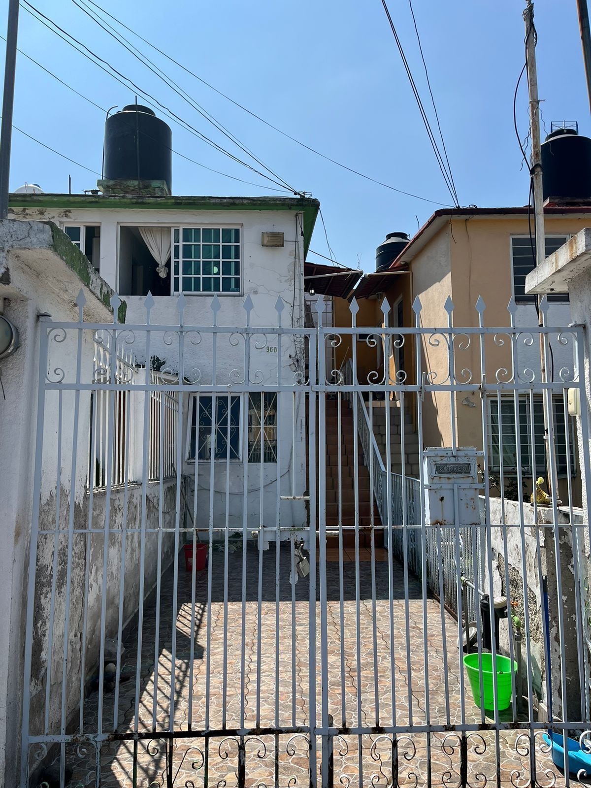 Fachada, foto 1 de 11
