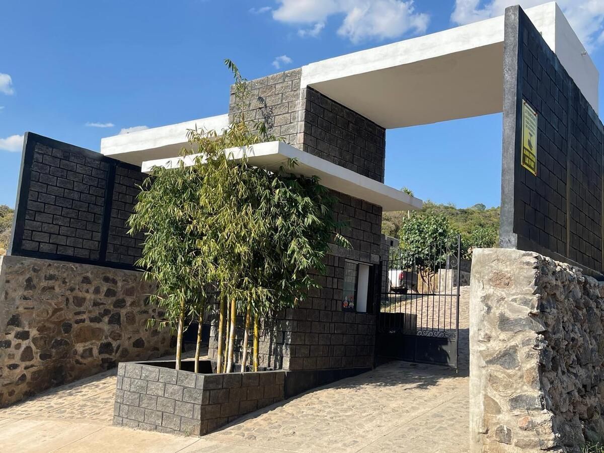 Terreno en Venta Fraccionamiento Montezzano. - foto 1