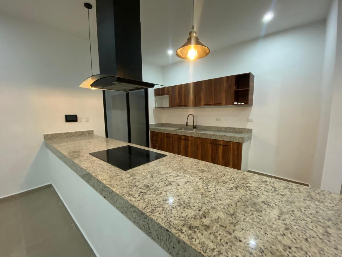 4 of 14: COCINA