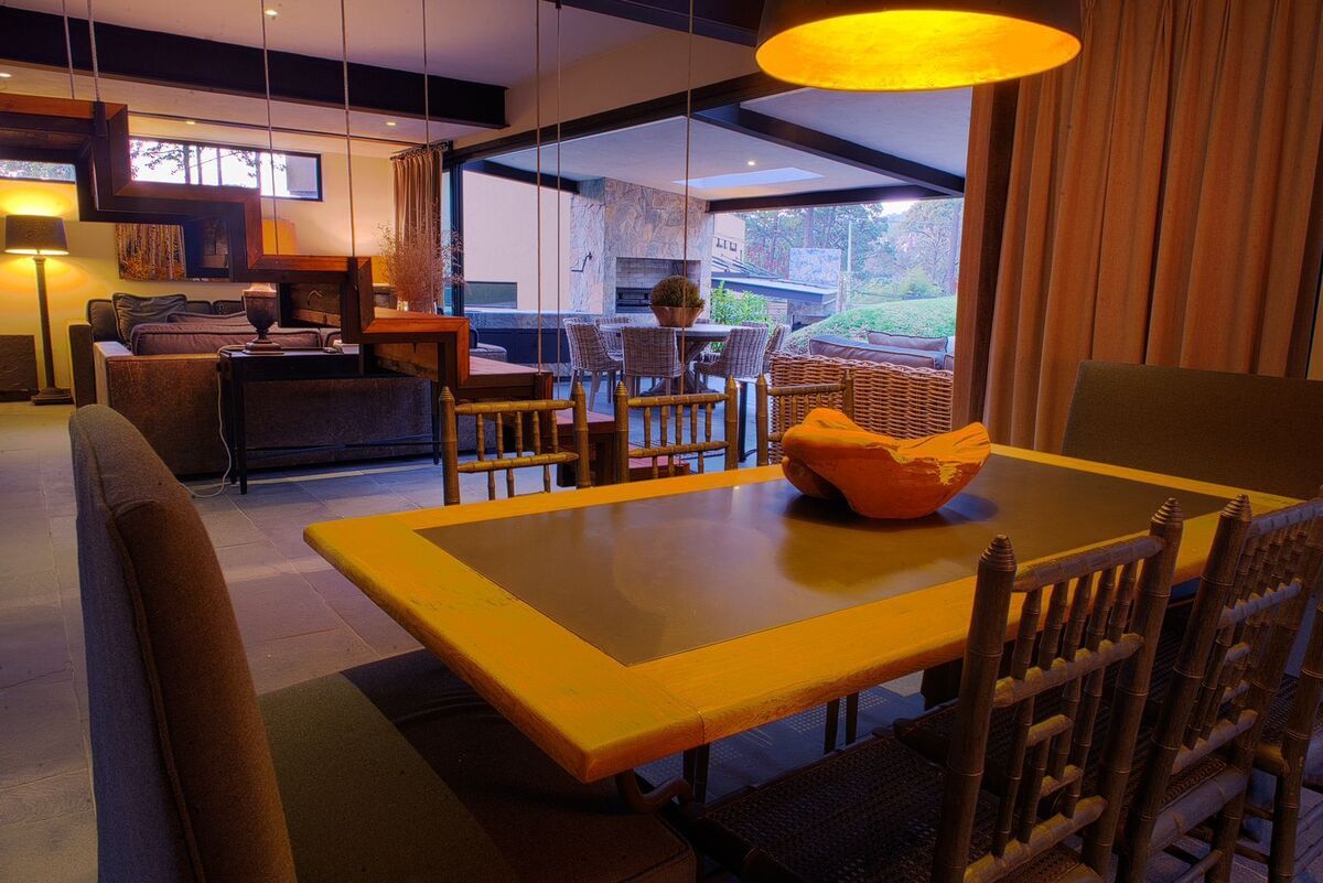 4 de 16: Sala y comedor interior