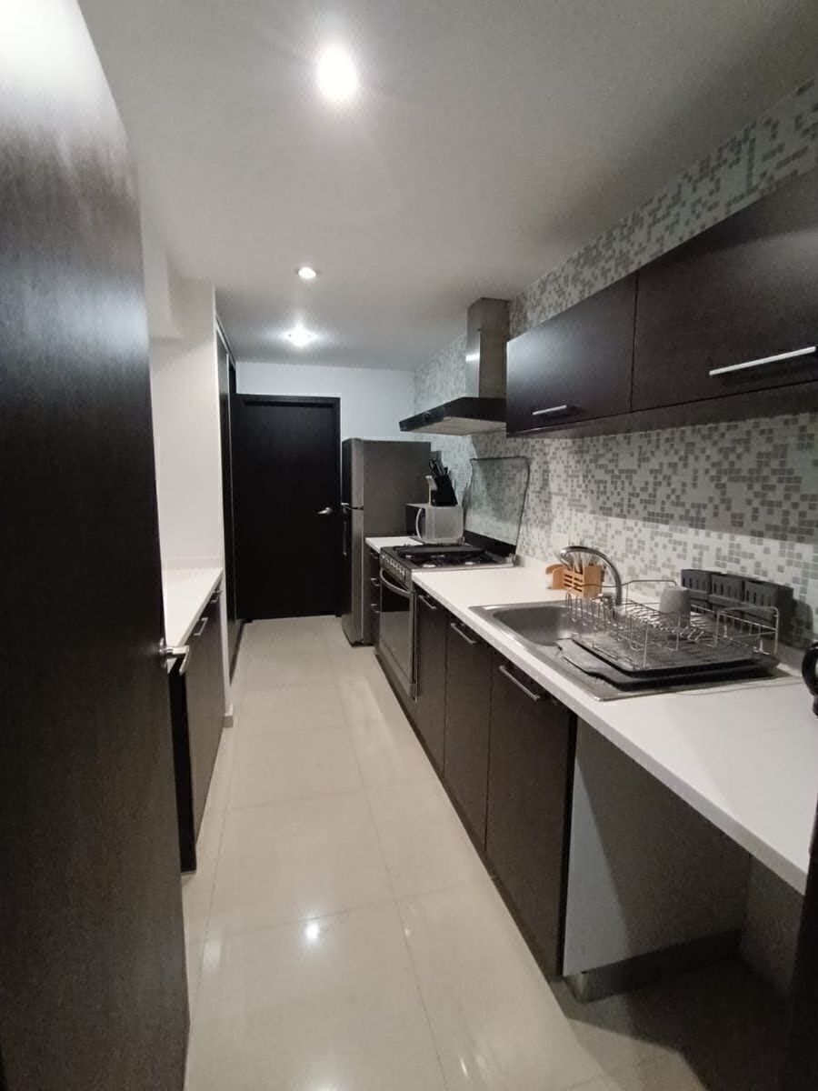 Foto 5 de FURNISHED APARTMENT IN Montmartre Tower