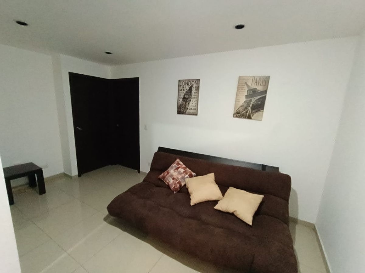 Foto 8 de FURNISHED APARTMENT IN Montmartre Tower