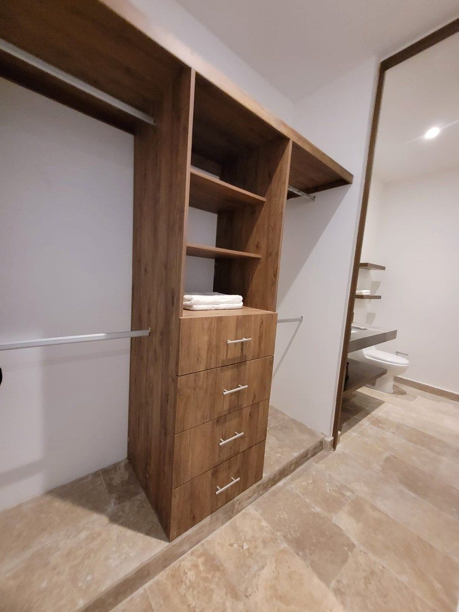 6 de 15: Closet Vestidor