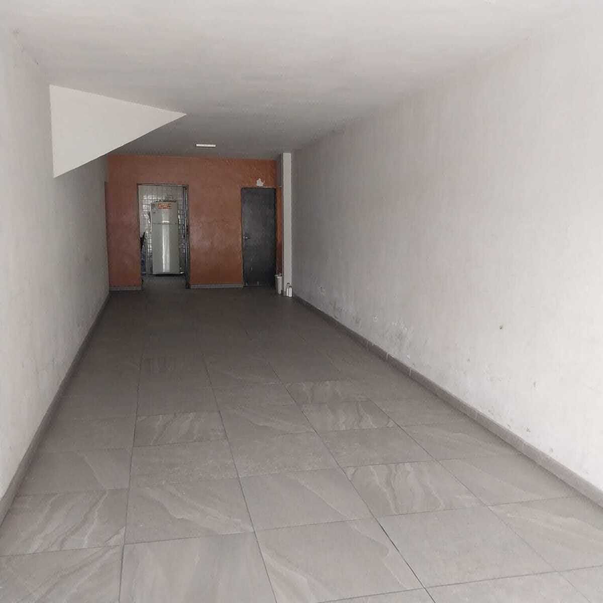 Foto 3 de Casa y locales comerciales en venta