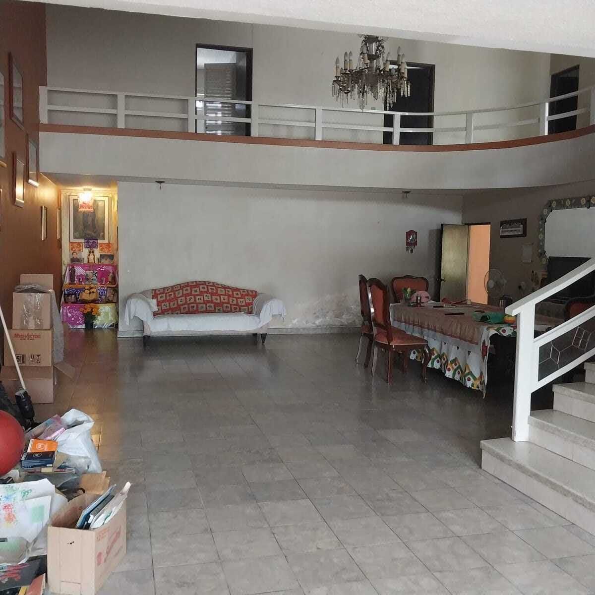 Foto 6 de Casa y locales comerciales en venta