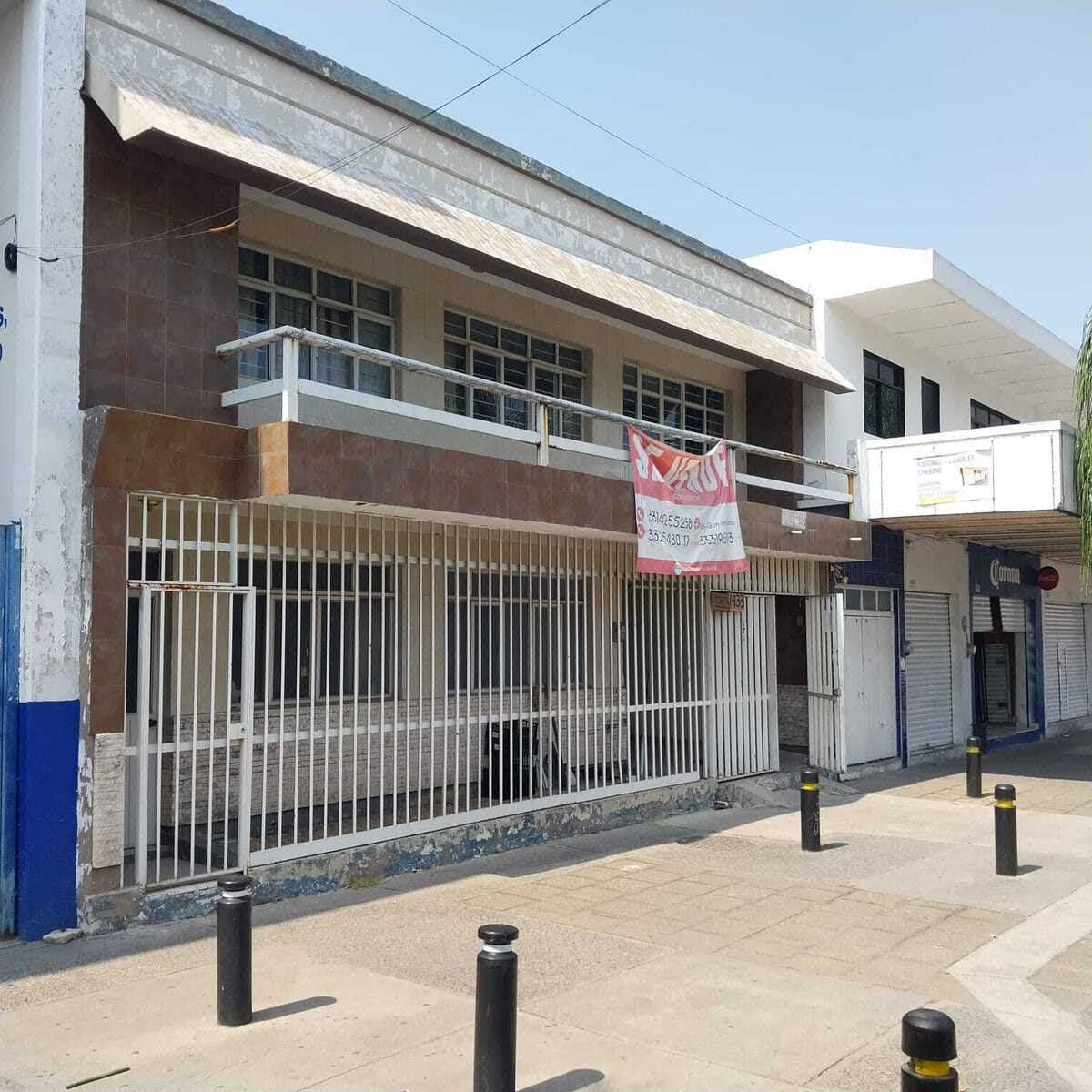 Foto 2 de Casa y locales comerciales en venta