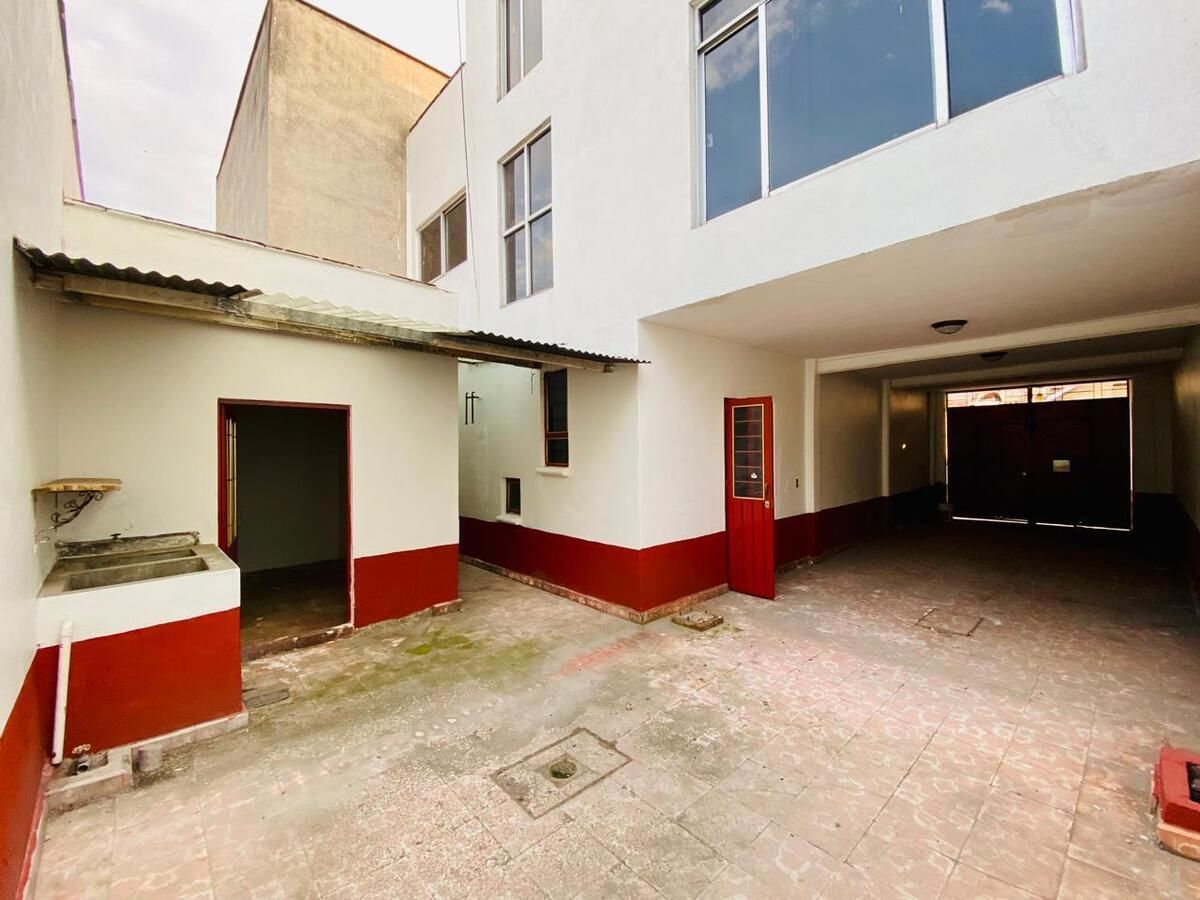 CASA EN VENTA EN EL CENTRO DE XOCHIMILCO (CON LOCAL COMERCIAL)., foto 1 de 15