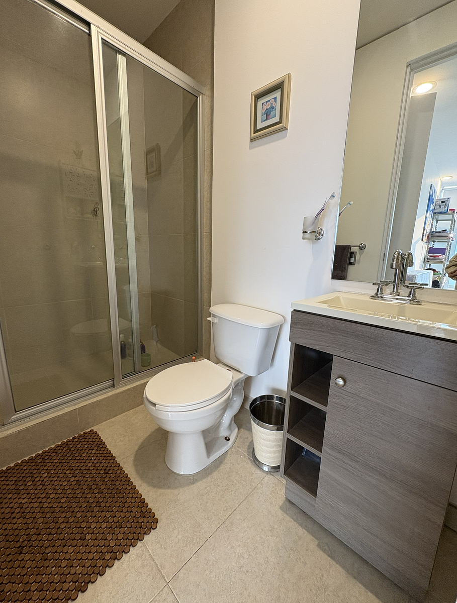 33 de 46: Baño cuarto de servicio