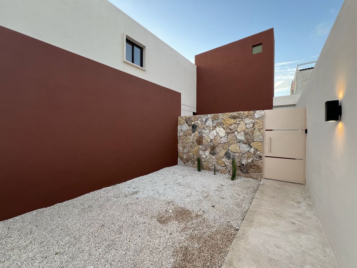 3 of 34: ENTRADA