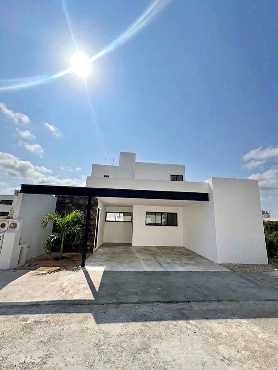 Casa com piscina e três quartos à venda, foto 1 de 17