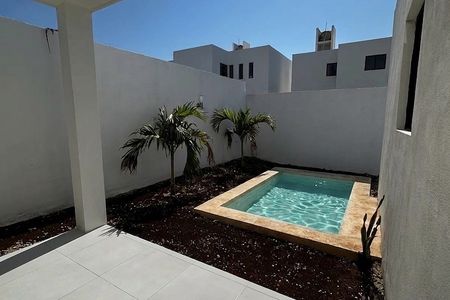 Casa con piscina y tres recámaras en venta