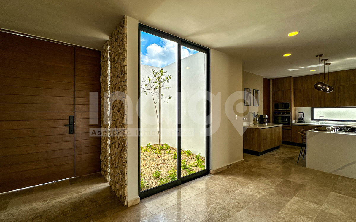 9 de 50: Jardín Interior