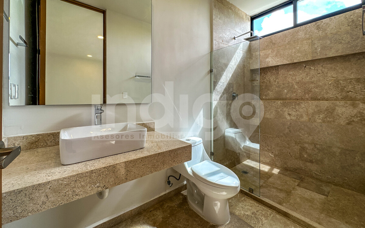 18 de 50: Baño Recámara Secundaria en Planta Baja