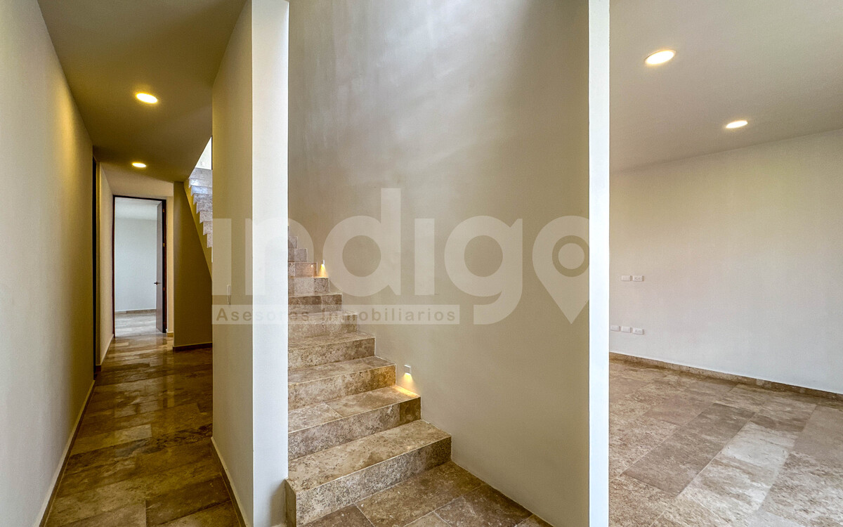 22 de 50: Escalera Planta Alta