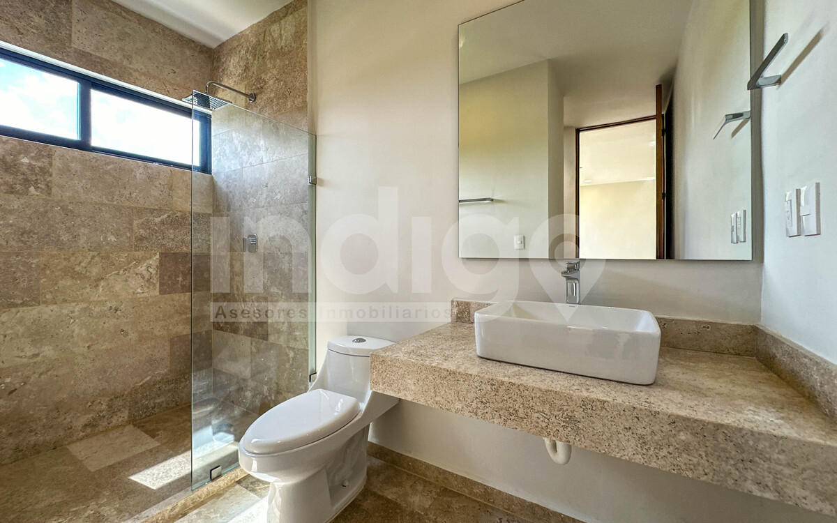 39 de 50: Baño Recámara Secundaria 2