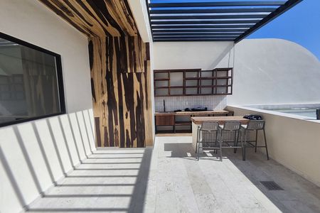 Luna Residence 301