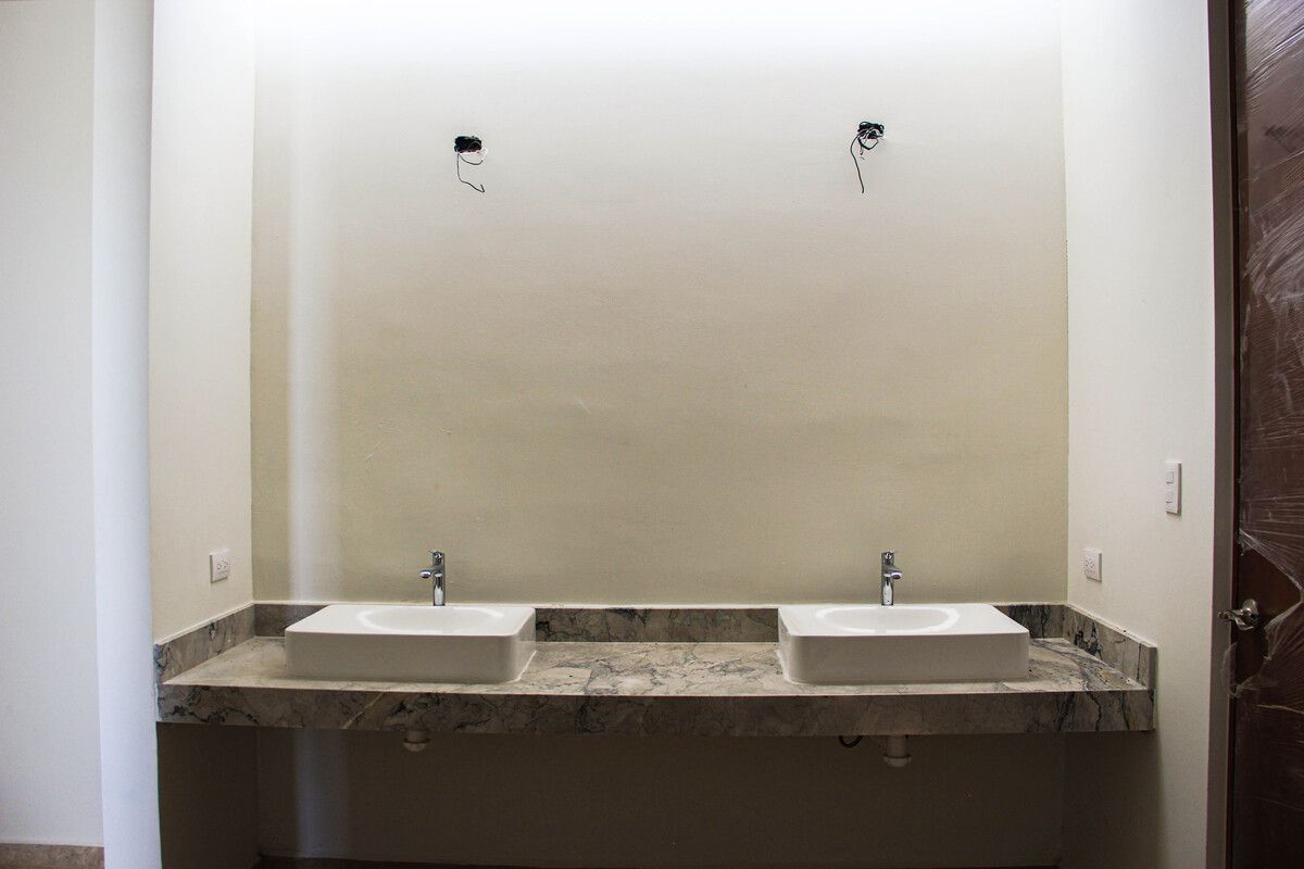 16 of 26: modelo de lavabo doble a elegir material