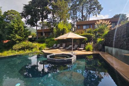 House in Condominium for Sale