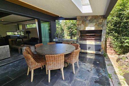 House in Condominium for Sale
