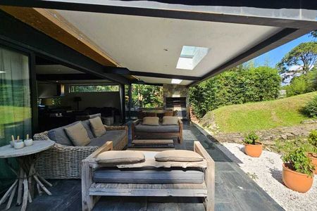 House in Condominium for Sale
