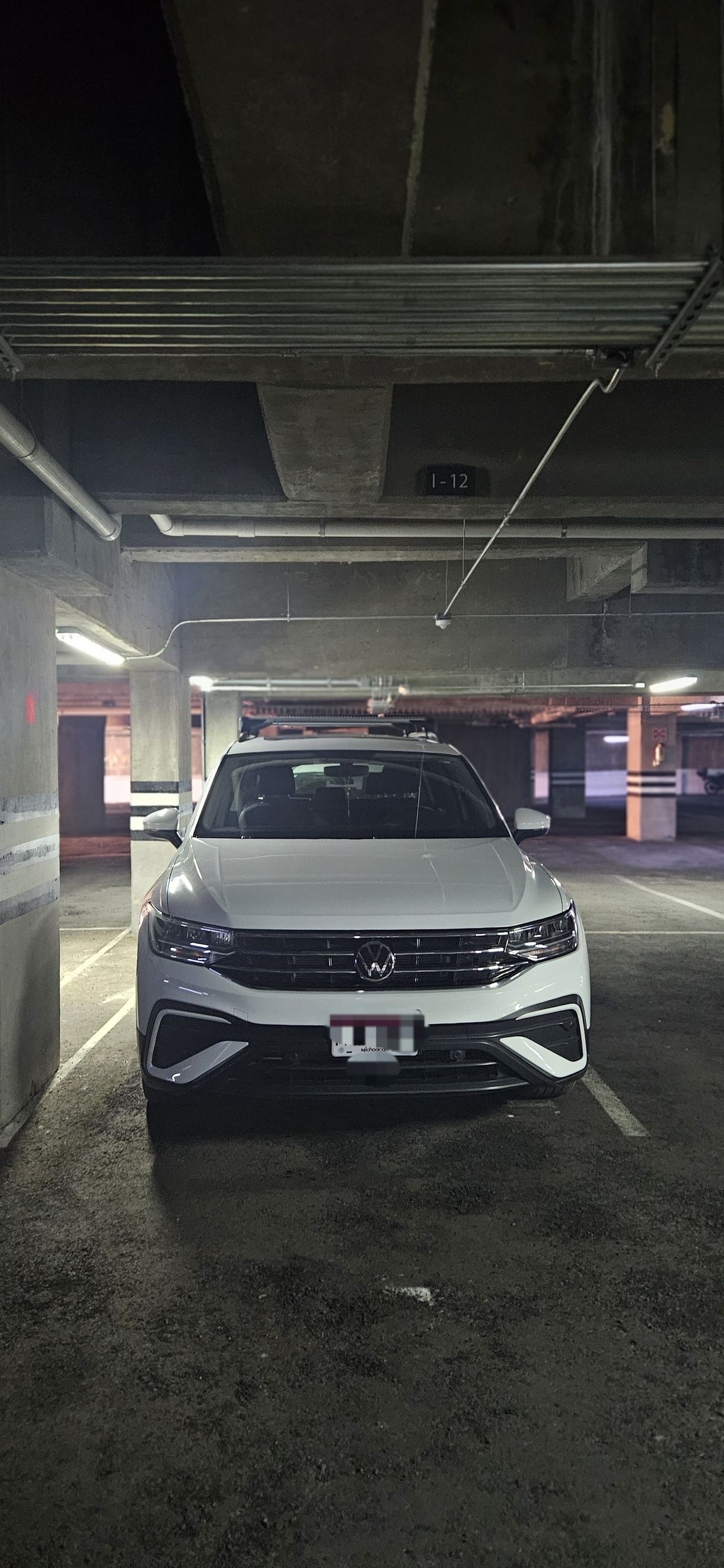 19 de 24: Estacionamiento techado