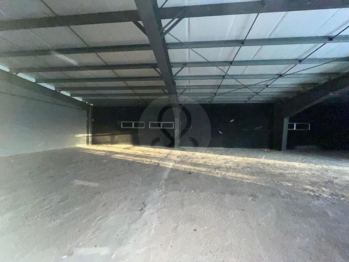 Renta Local comercial de 400 m2 con estacionamiento privado, foto 1 de 12
