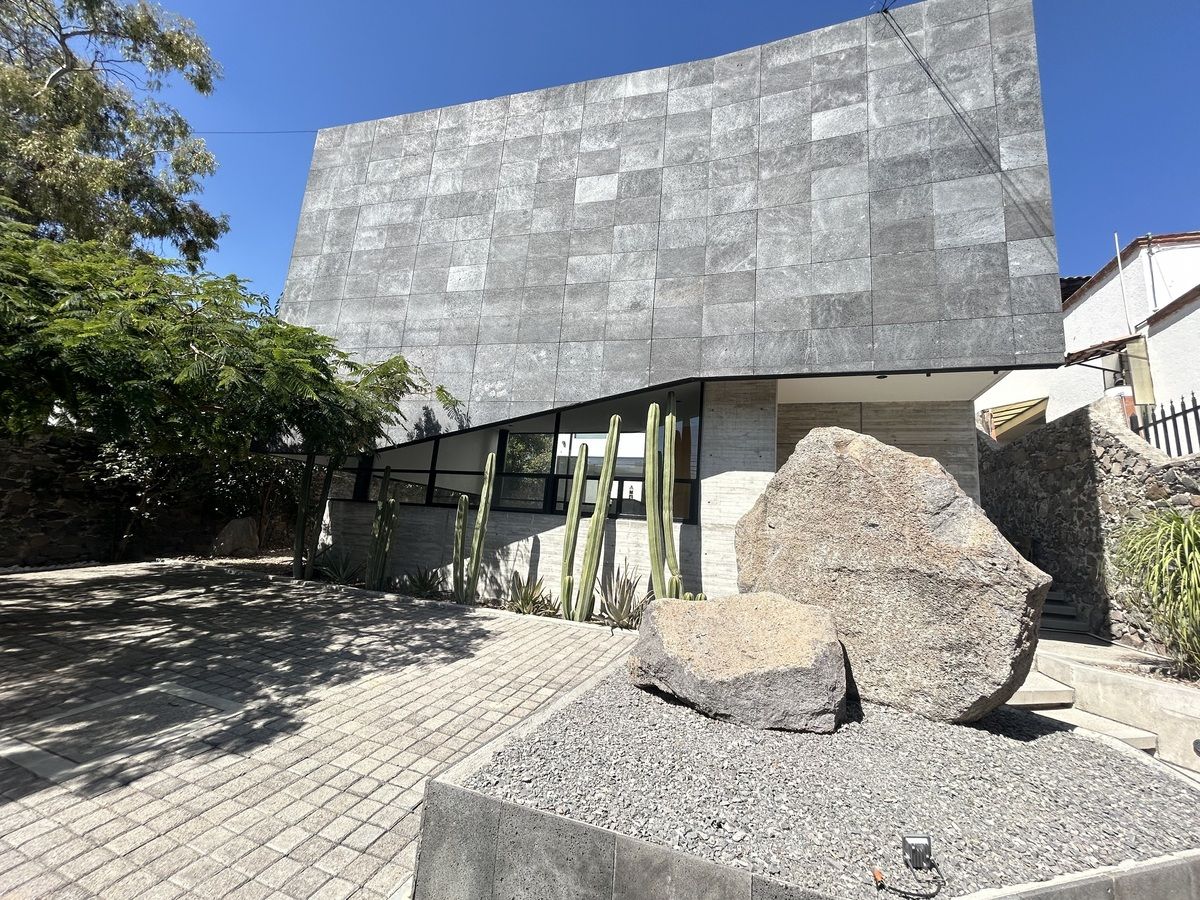 CASA EN RENTA CALLE ABIERTA