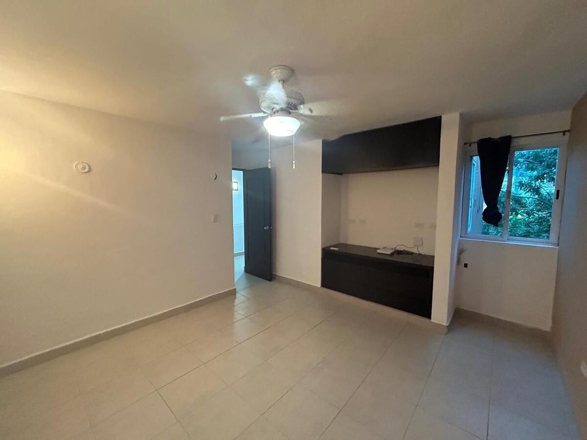 18 of 24: Habitación principal con baño propio