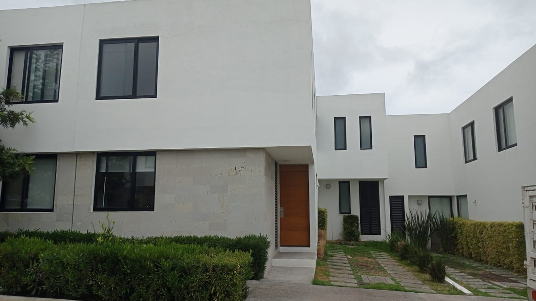 1 de 21: Casa en Venta en Condominio en Fracc. El Refugio, Qro.