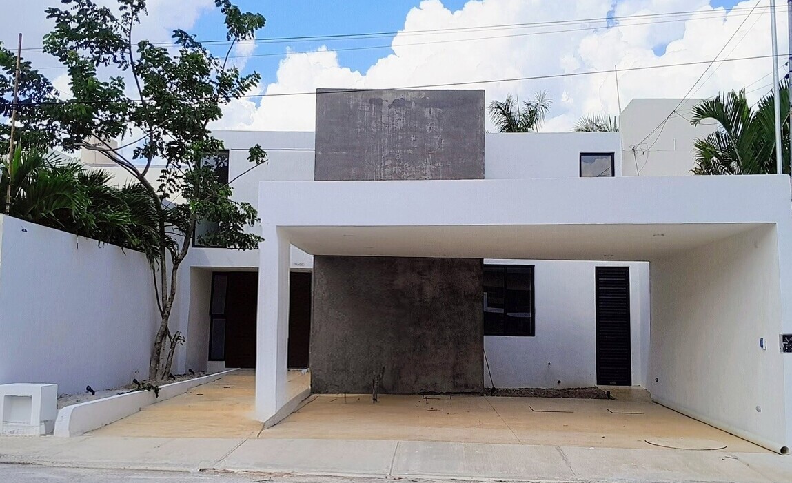 3 de 18: Fachada Principal