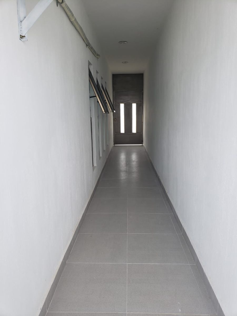 PASILLO DE SERVICIO, foto 5 de 32