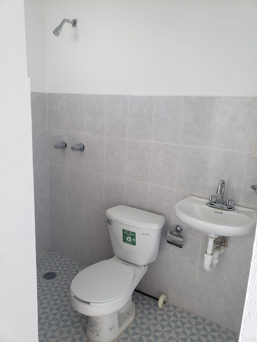 BAÑO DE SERVICIO, foto 7 de 32