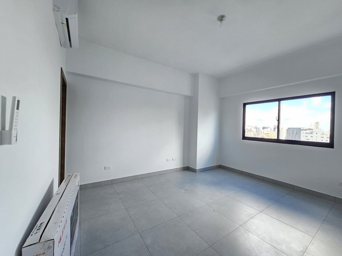 21 de 29: Habitación principal (tv será instalada)