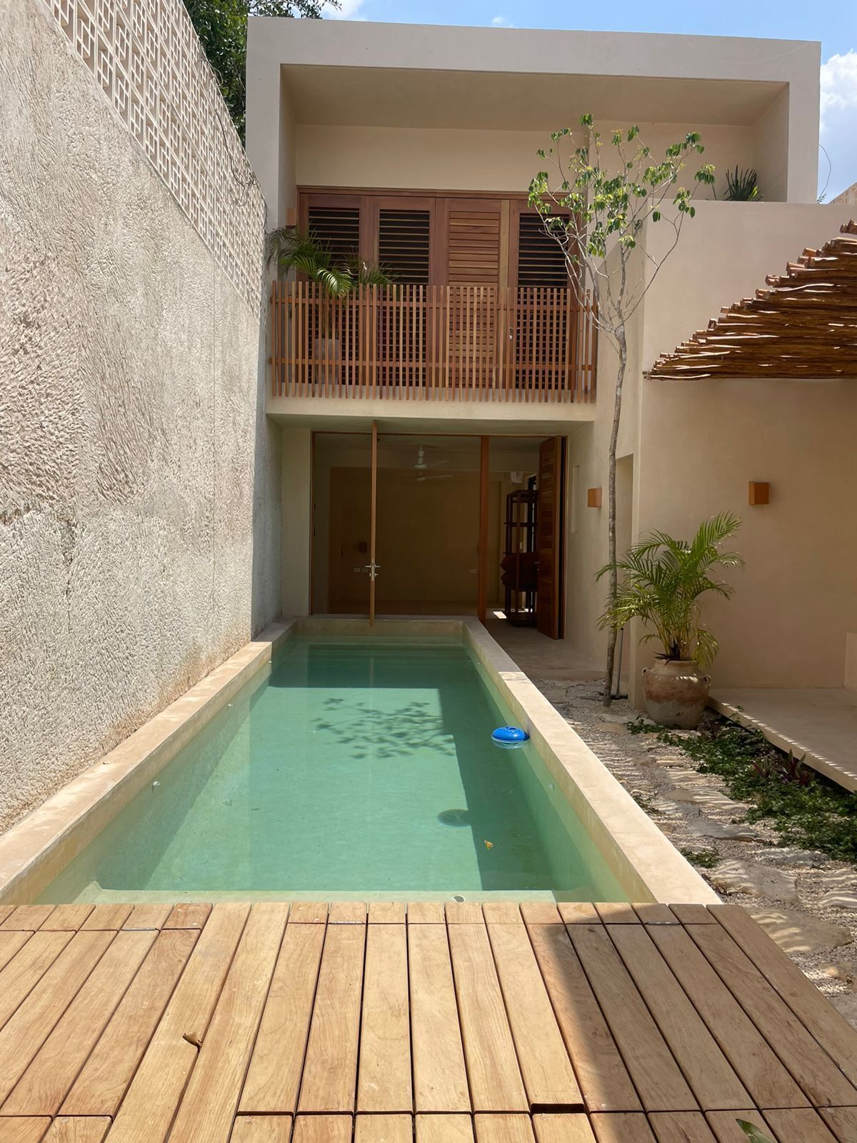 PISCINA Y RECAMARAS