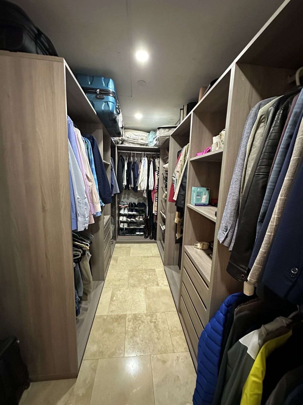 9 of 17: Walking closet