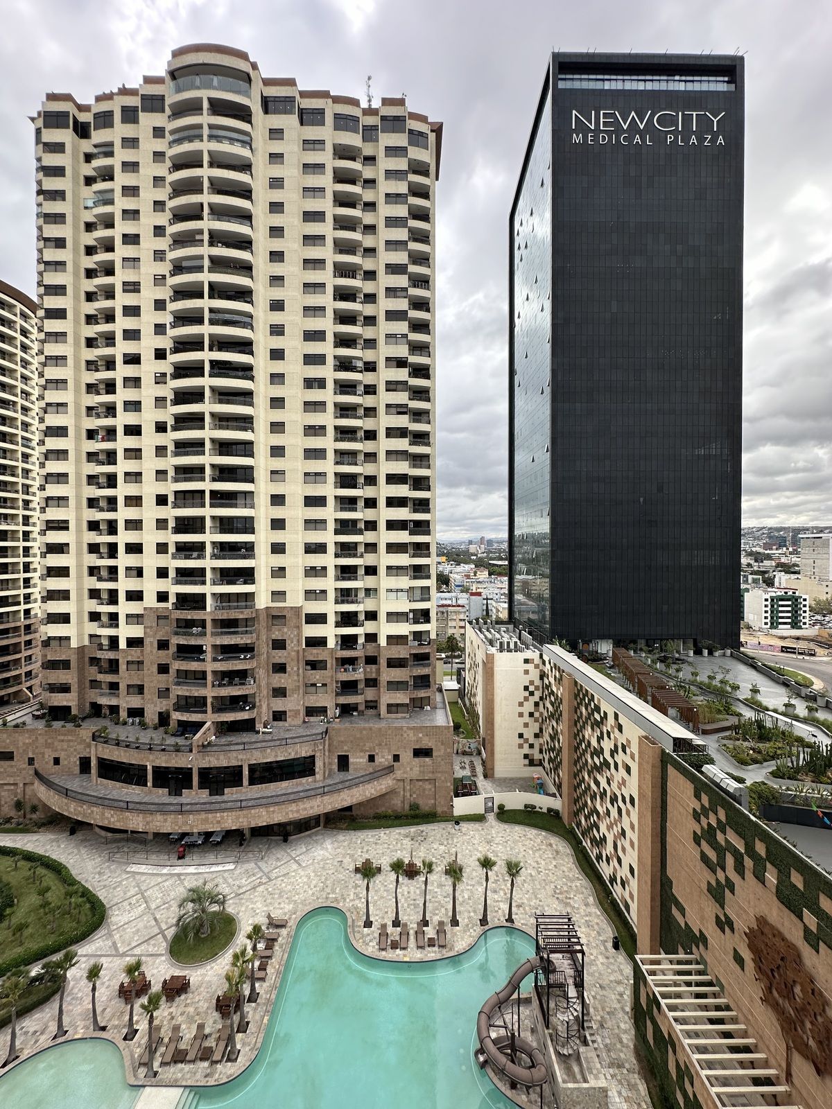 15 of 17: Vista del balcón