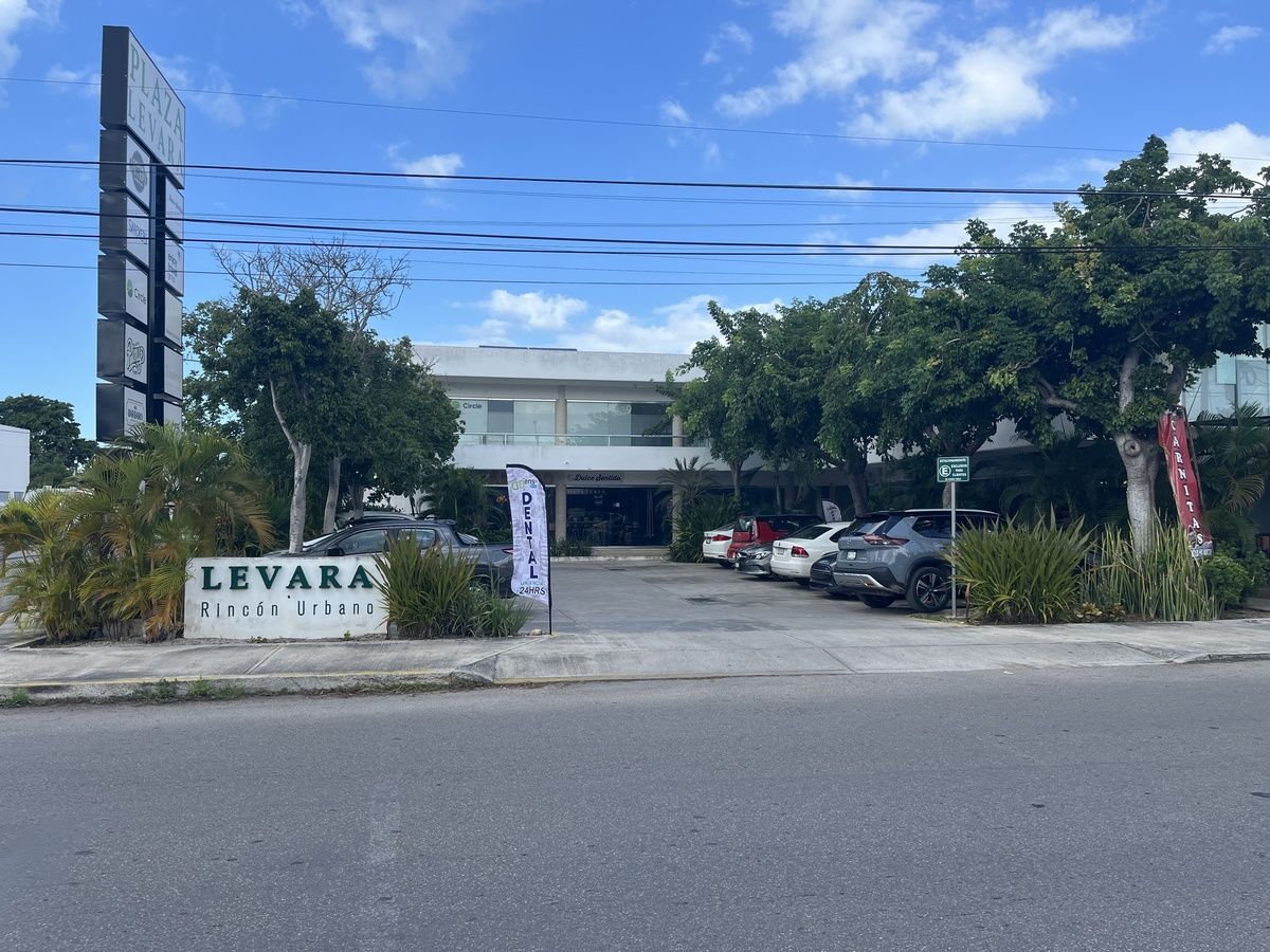 Plaza comercial en Colonia Mexico