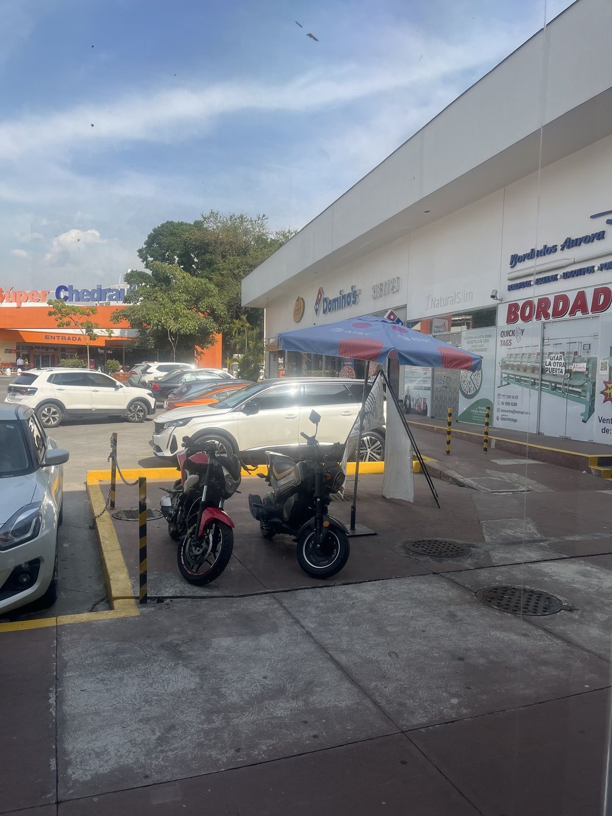 3 de 14: Foto exterior vista a Domino's Pizza