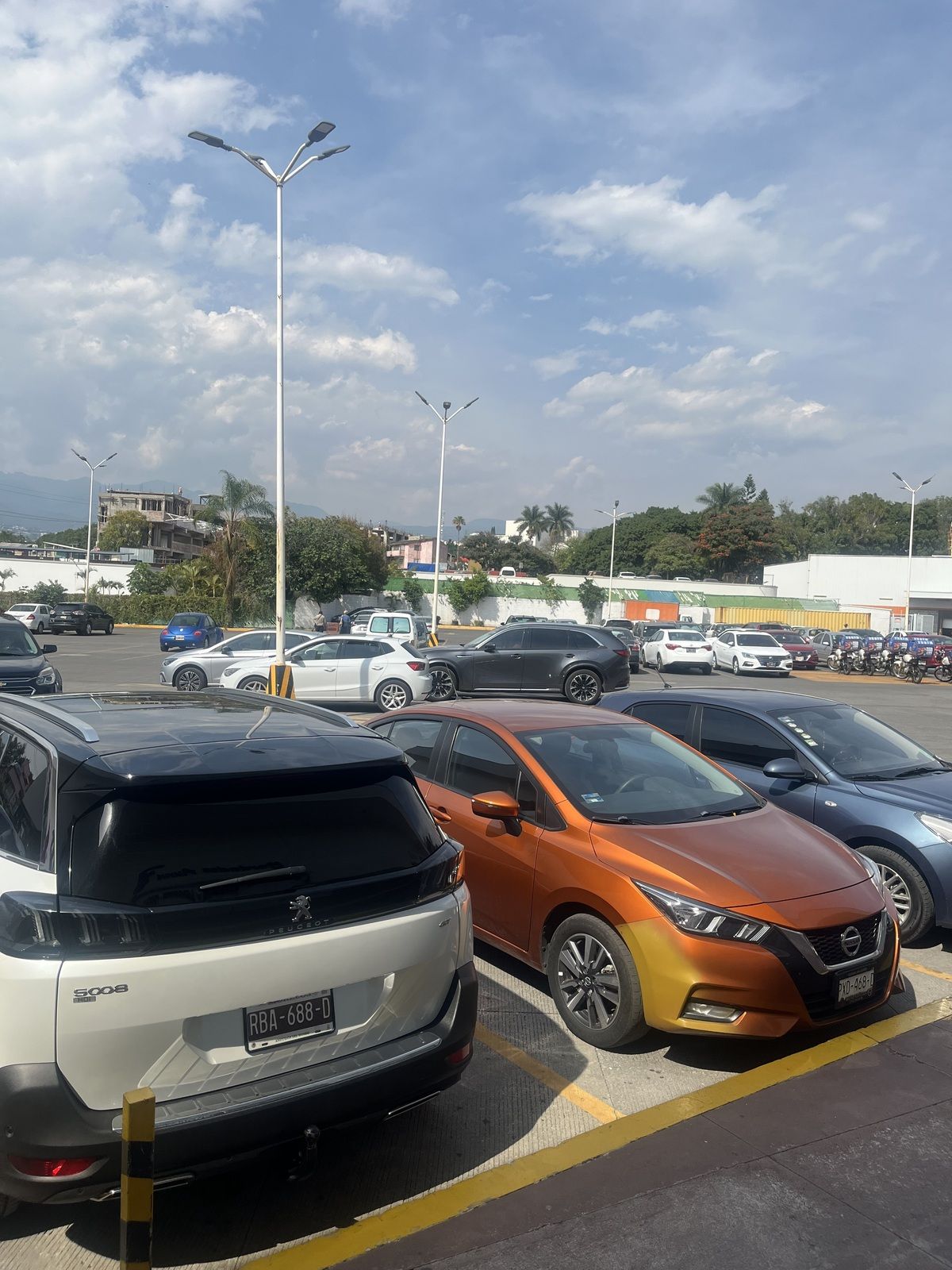 4 de 14: Estacionamiento