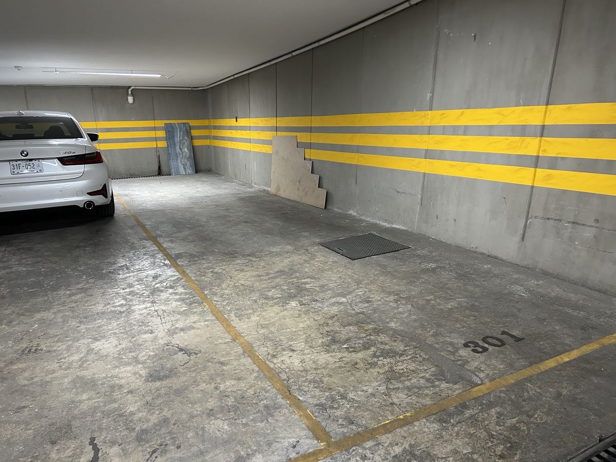 31 de 32: 2 lugares estacionamiento en batería