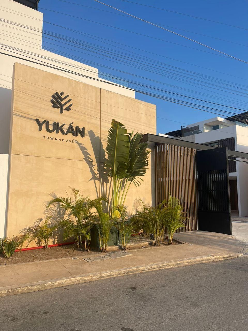Townhouse en Venta, Privada Yukan, Cholul, Merida