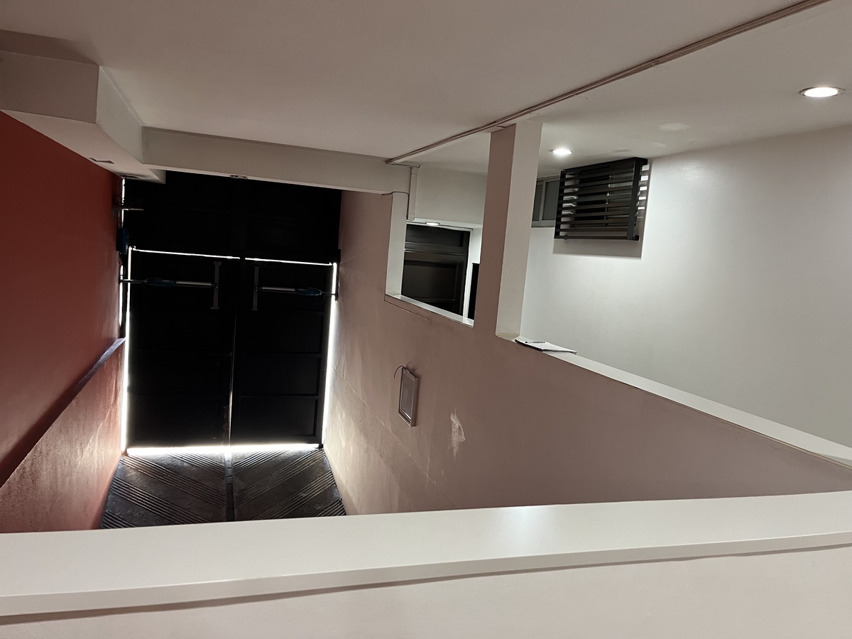 34 de 36: ENTRADA DE COCHES